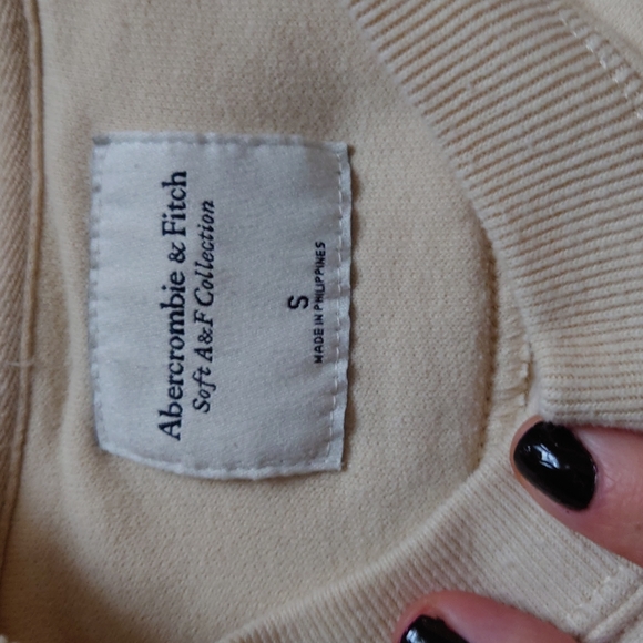 Like new Abercrombie Sweatshirt Size S - Picture 2 of 5